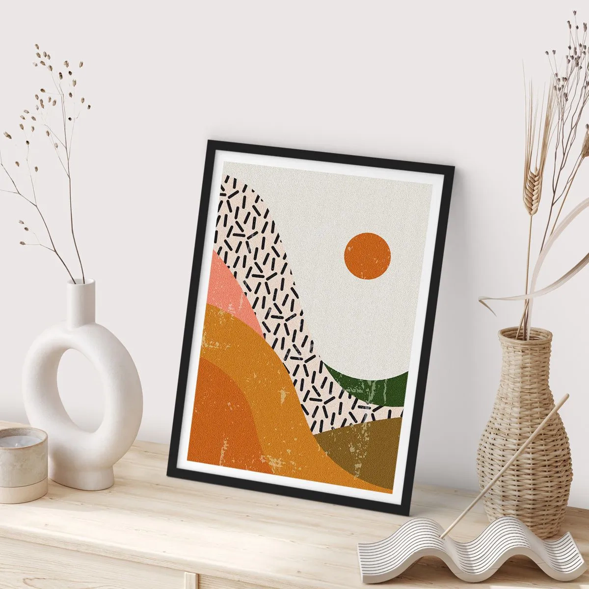 Plakat i sort ramme - Abstrakt landskab i varme farver - 50x70cm - Solrig abstraktion - Moderne vægdekoration til stue og soveværelse ARTTOR