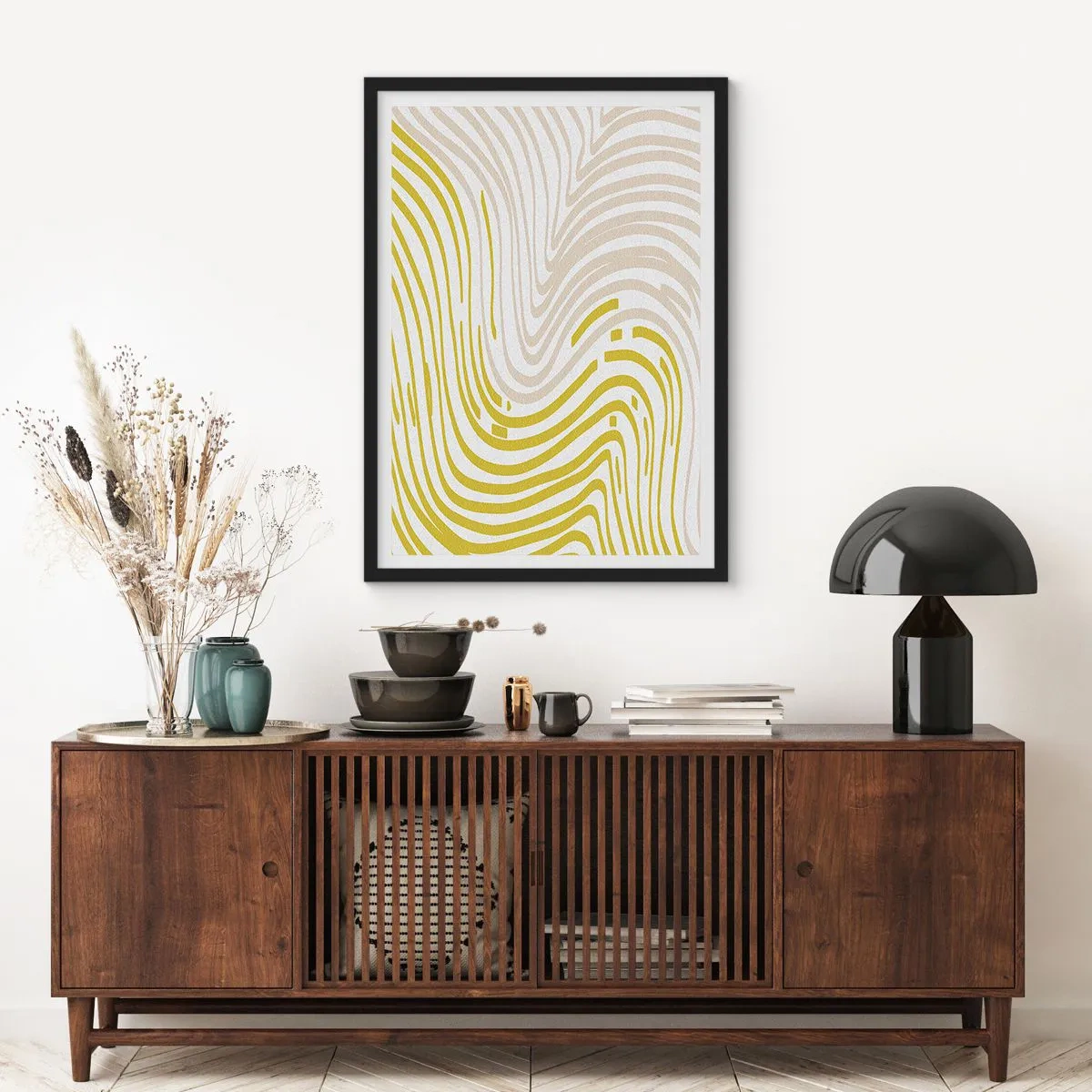 Plakat i sort ramme - En abstrakt komposition af bølgede linjer i nuancer af beige og gul. - 50x70cm - Komposition med et blidt sving - Moderne vægdekoration til stue og soveværelse ARTTOR