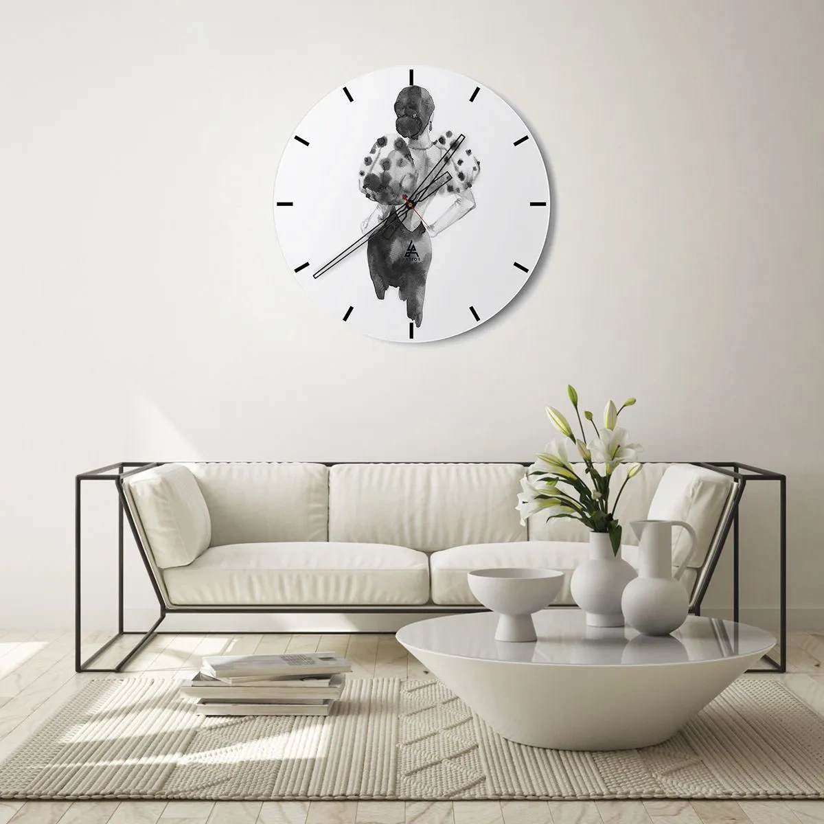 Vægur, Uret - Sort-hvid illustration af en kvinde i en elegant kjole - 30x30cm - Den gik lige forbi - Moderne vægdekoration til stue, køkken og soveværelse ARTTOR