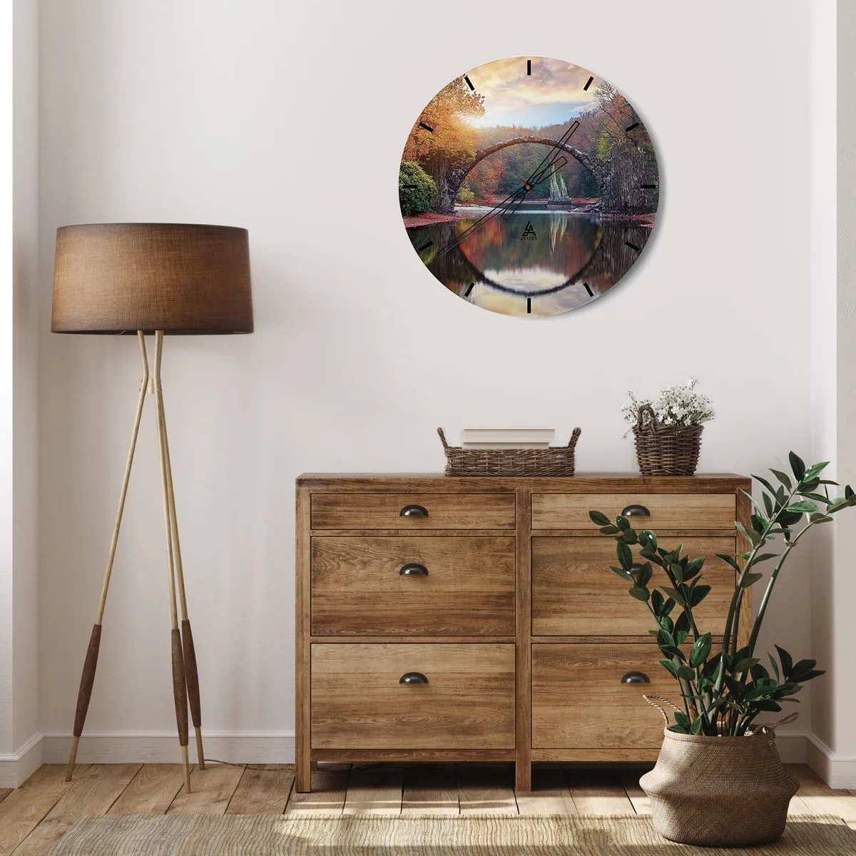 Vægur, Uret - En stenbuebro, der spejler sig i vandet, skaber en cirkel - 30x30cm - På den anden side af spejlet - Moderne vægdekoration til stue, køkken og soveværelse ARTTOR