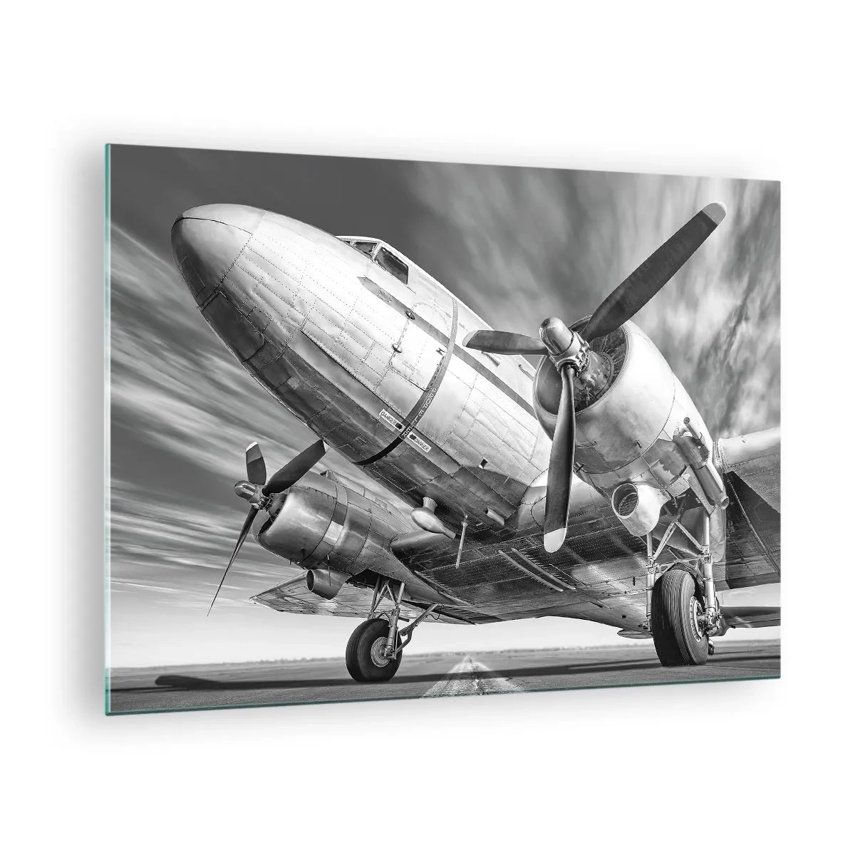 Billede på glas - Et sort-hvidt propelfly på landingsbanen - 70x50cm - Altid klar til at flyve - Moderne vægdekoration til stue og soveværelse ARTTOR