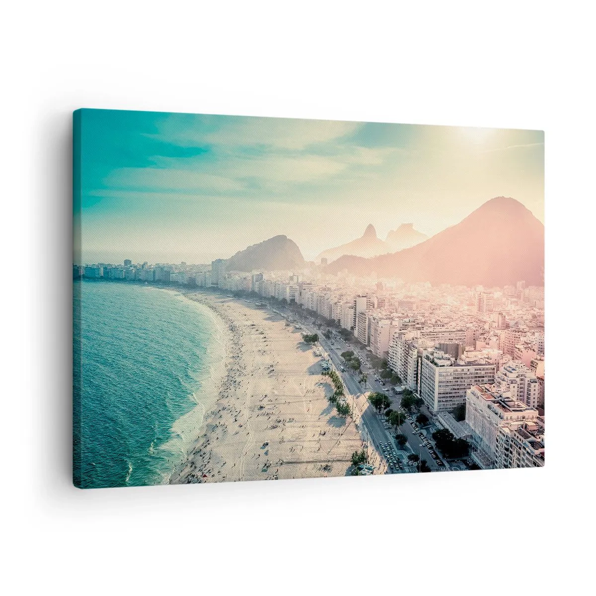 Lærredstryk - Billede på lærred - Panorama over Copacabana-stranden med bjerge i baggrunden i Rio de Janeiro - 70x50cm - Evig ferie i Rio - Moderne vægdekoration til stue og soveværelse ARTTOR
