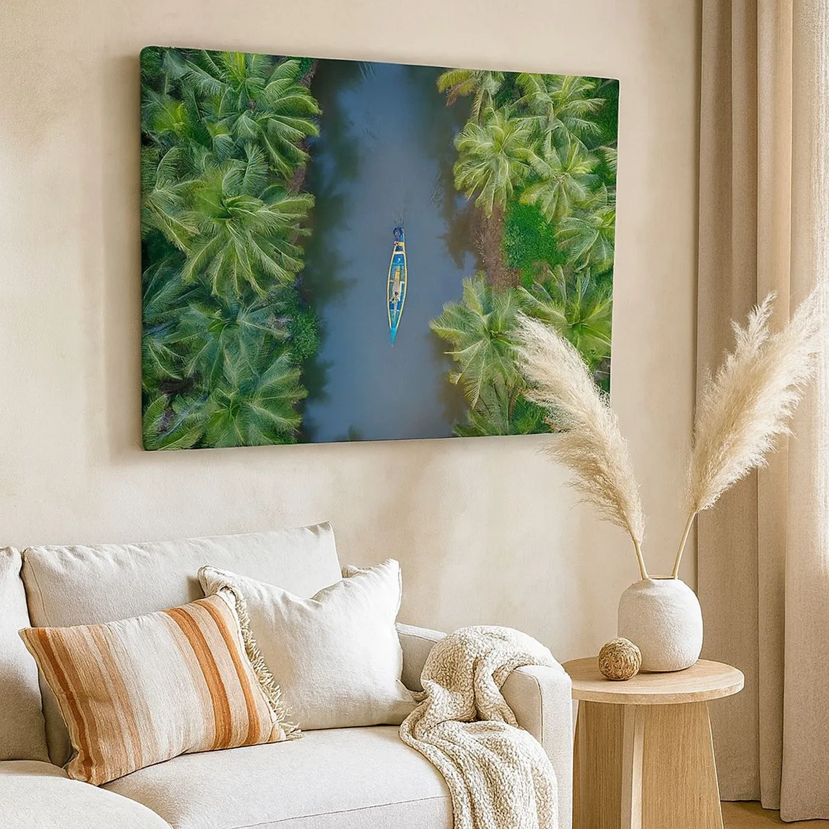 Lærredstryk - Billede på lærred - Fugleperspektiv af en båd på en flod omgivet af palmer - 70x50cm - På en tropisk sti - Moderne vægdekoration til stue og soveværelse ARTTOR