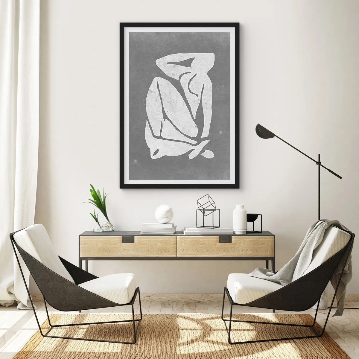 Plakat i sort ramme - En minimalistisk silhuet af en kvinde i grå nuancer - 50x70cm - I drømmerier - Moderne vægdekoration til stue og soveværelse ARTTOR