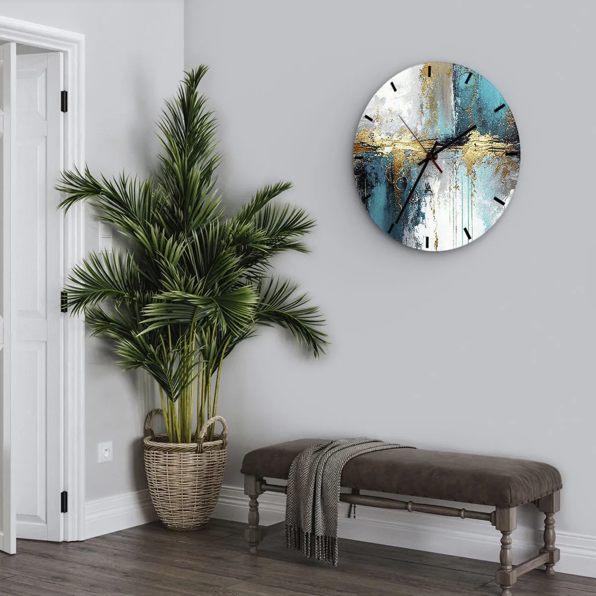 Vægur, Uret - Abstrakte malestrøg i turkis, hvid og guld - 30x30cm - Alting flyder - Moderne vægdekoration til stue, køkken og soveværelse ARTTOR