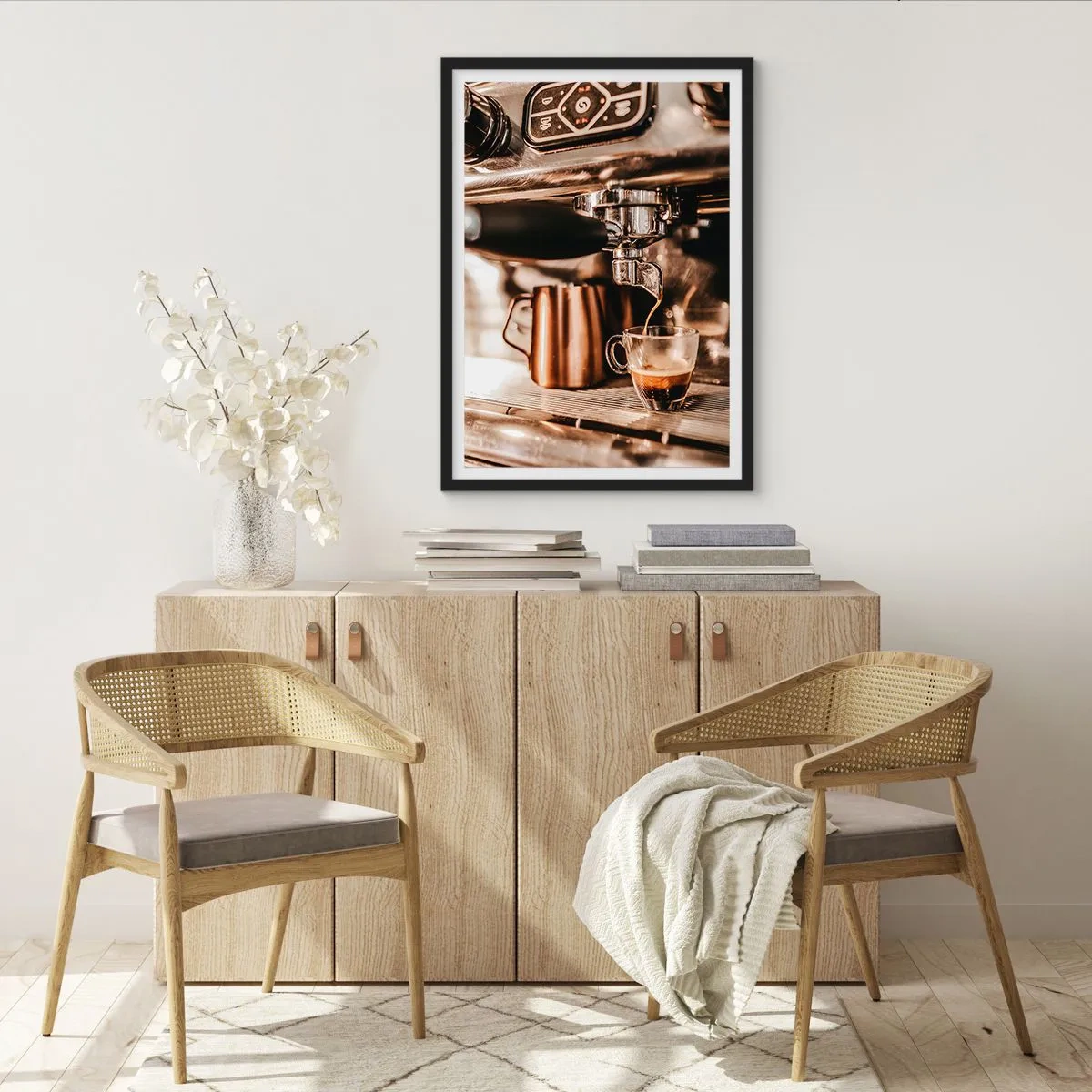 Plakat i sort ramme - Aromatisk espresso fra espressomaskinen - 50x70cm - Kaffens glød - Moderne vægdekoration til stue og soveværelse ARTTOR