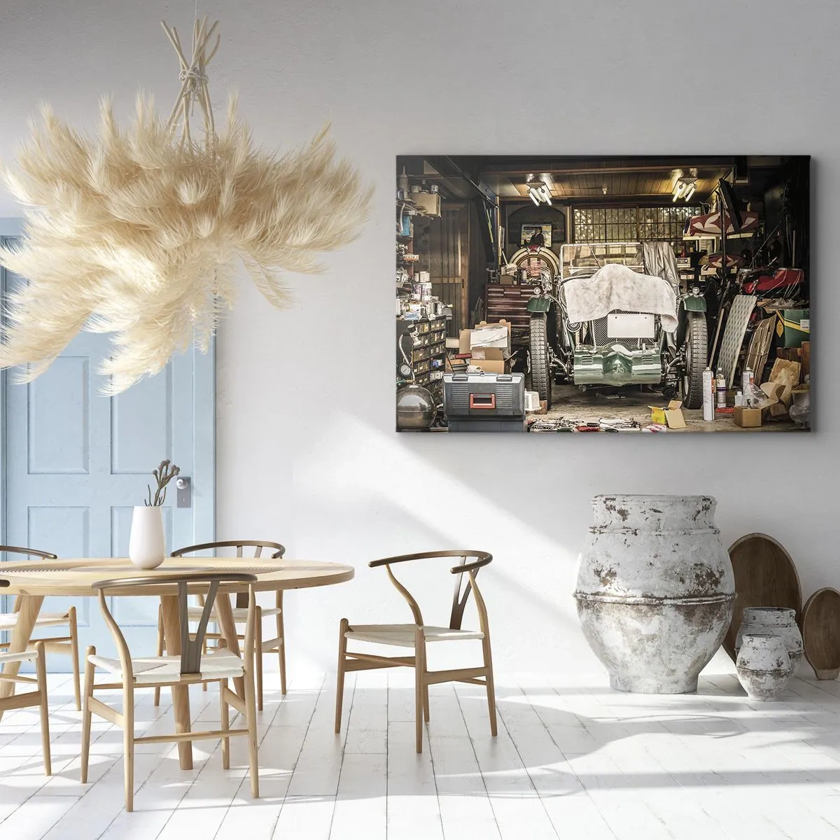 Lærredstryk - Billede på lærred - En gammel bil i en garage omgivet af værktøj og udstyr - 70x50cm - Tilbage til fortiden - Moderne vægdekoration til stue og soveværelse ARTTOR