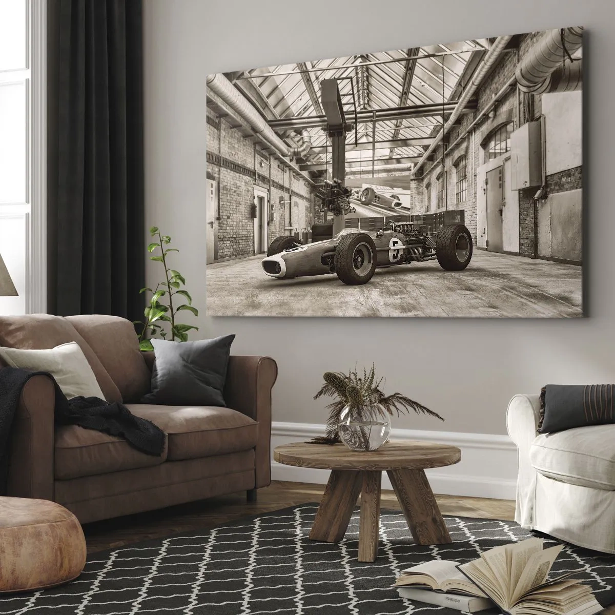 Lærredstryk - Billede på lærred - Sort og hvid racerbil i et industrielt interiør - 70x50cm - Vinderens hvile - Moderne vægdekoration til stue og soveværelse ARTTOR