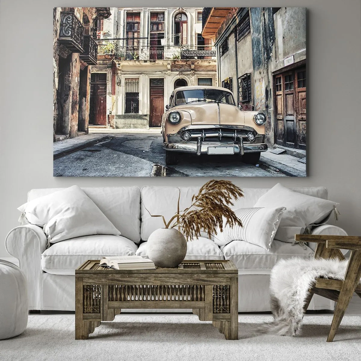 Lærredstryk - Billede på lærred - En klassisk bil på baggrund af byarkitektur - 70x50cm - Siesta i Havana - Moderne vægdekoration til stue og soveværelse ARTTOR