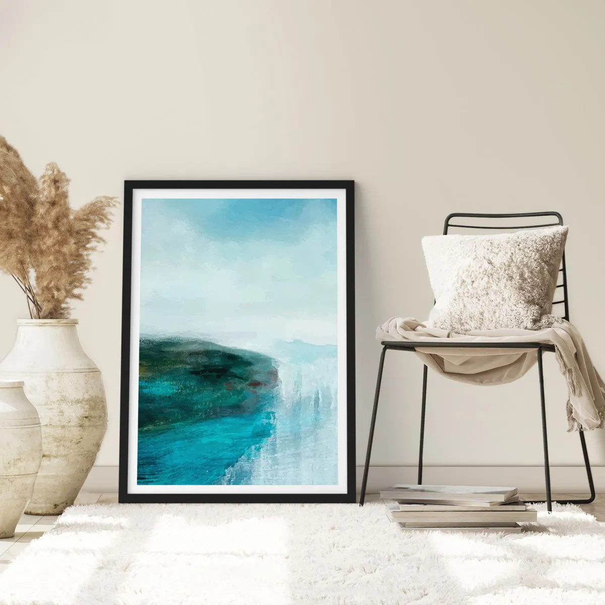 Plakat i sort ramme - Et malerisk landskab med en klippe over vandet i blå nuancer. - 50x70cm - Marin abstraktion - Moderne vægdekoration til stue og soveværelse ARTTOR