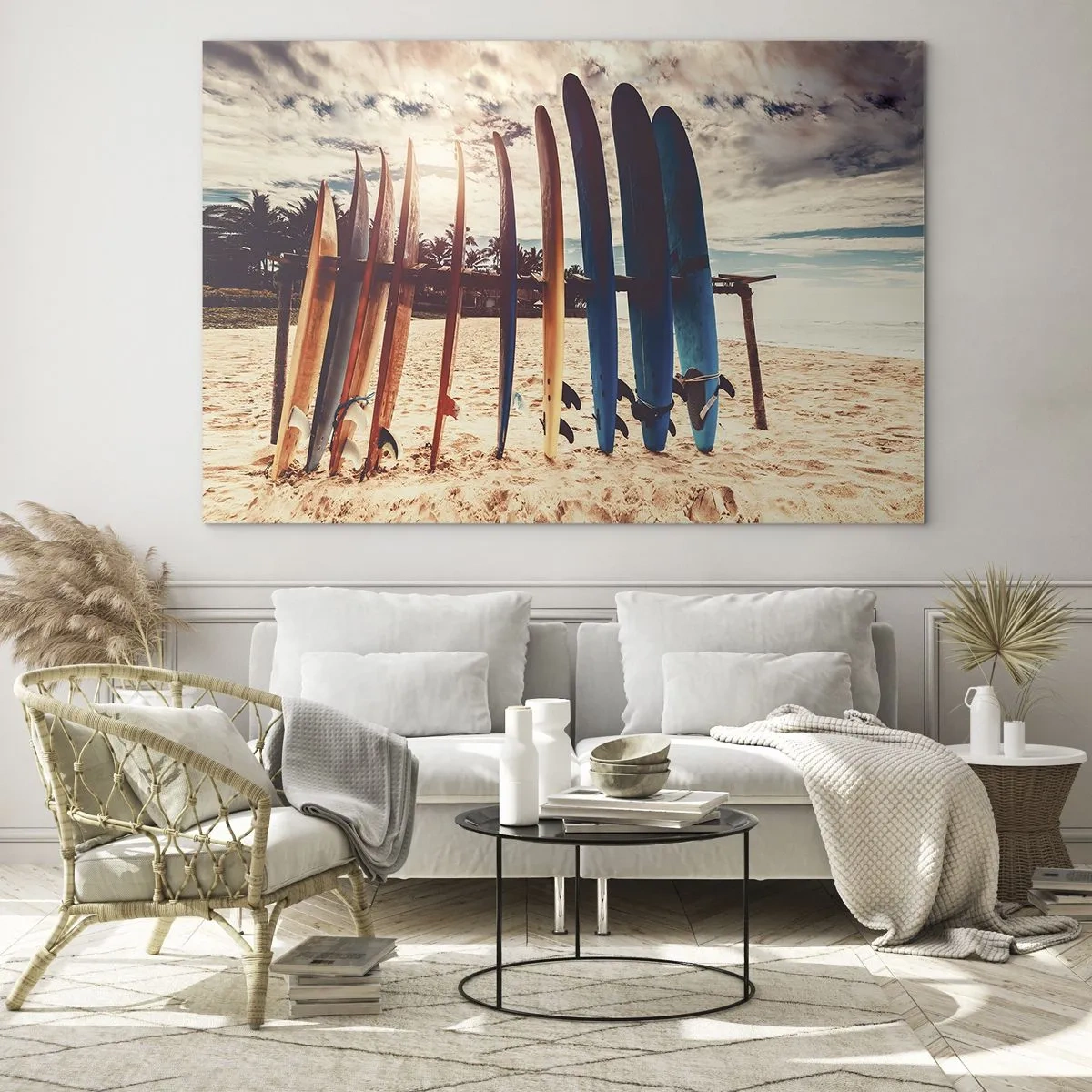 Billede på glas - Farverige surfbrætter linet op på stranden ved solnedgang - 70x50cm - Godnat, indtil i morgen - Moderne vægdekoration til stue og soveværelse ARTTOR