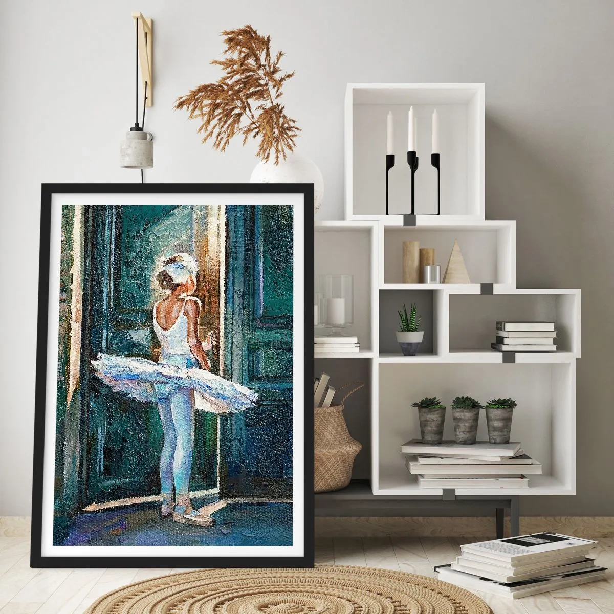Plakat i sort ramme - Ballerina i lyset af en dør i impressionistisk stil - 50x70cm - Før showet - Moderne vægdekoration til stue og soveværelse ARTTOR