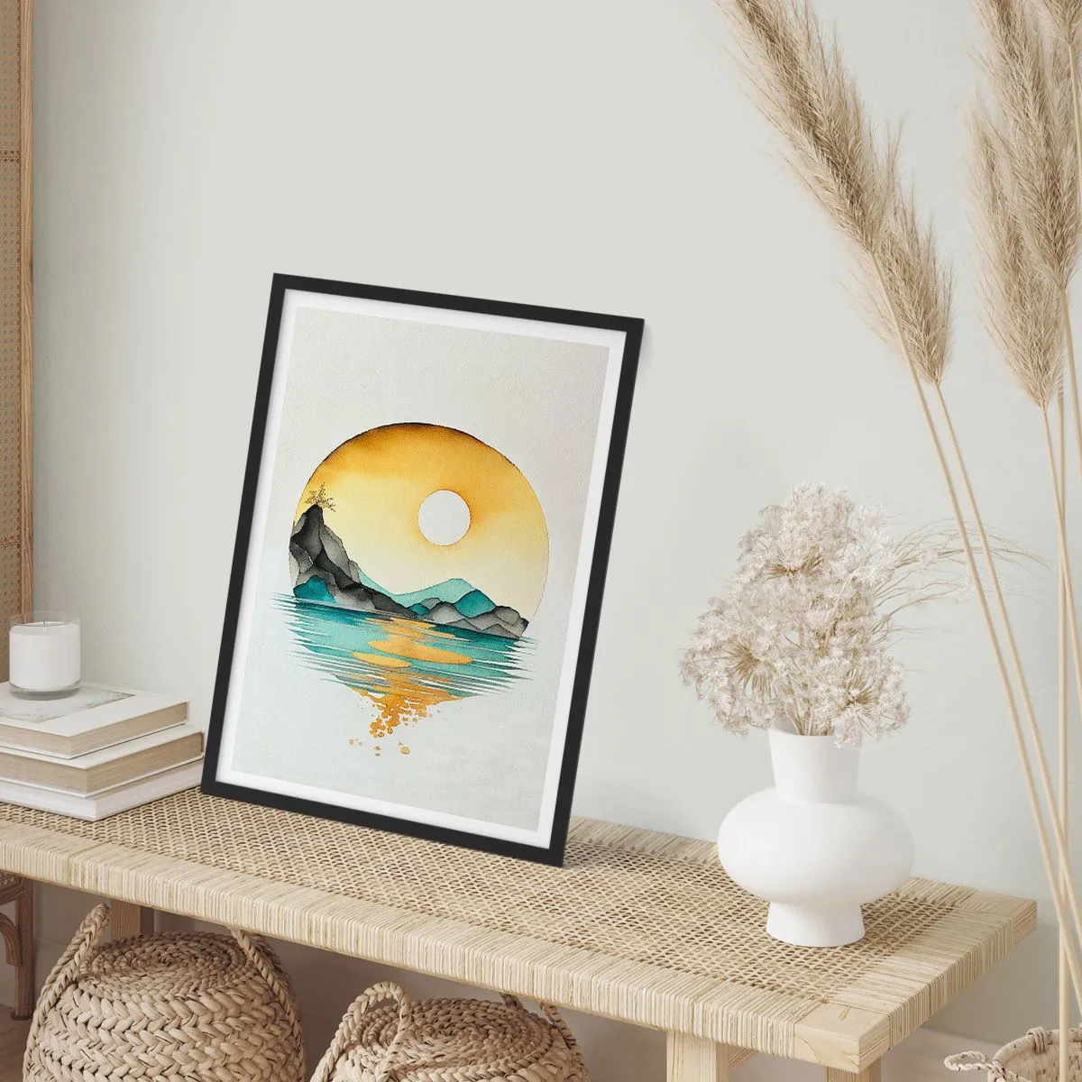 Plakat i sort ramme - Et minimalistisk landskab af bjerge over vand i gyldne farver - 50x70cm - I en cirkel af skønhed - Moderne vægdekoration til stue og soveværelse ARTTOR
