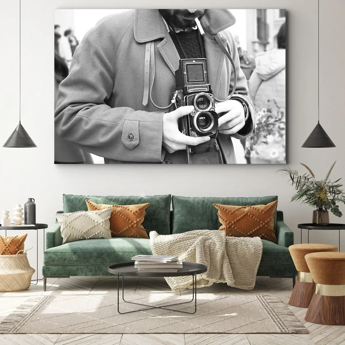 Lærredstryk - Billede på lærred - Sort-hvidt foto af en mand med et retrokamera - 70x50cm - I retro stil - Moderne vægdekoration til stue og soveværelse ARTTOR