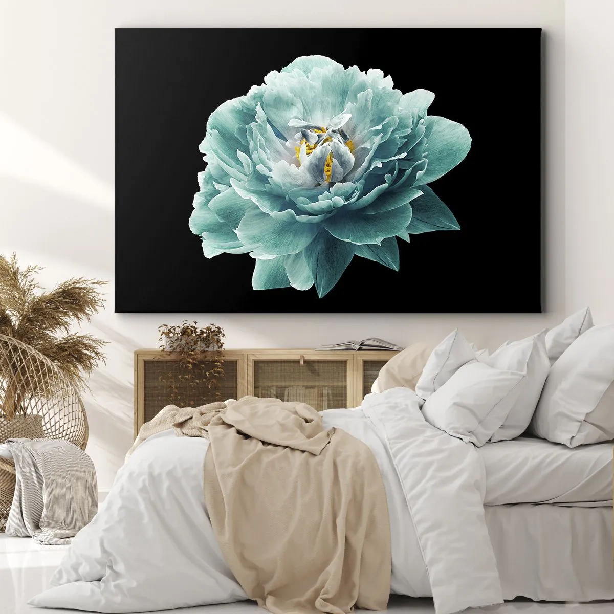 Lærredstryk - Billede på lærred - Turkis pæonblomst på sort baggrund - 70x50cm - Blå og gyldne kronblade - Moderne vægdekoration til stue og soveværelse ARTTOR