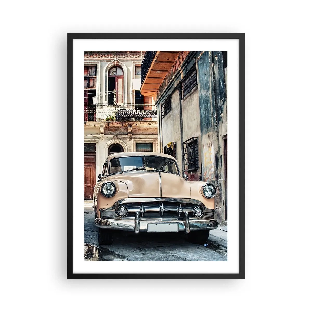 Plakat i sort ramme - En klassisk bil i et retro urbant miljø - 50x70cm - Siesta i Havana - Moderne vægdekoration til stue og soveværelse ARTTOR